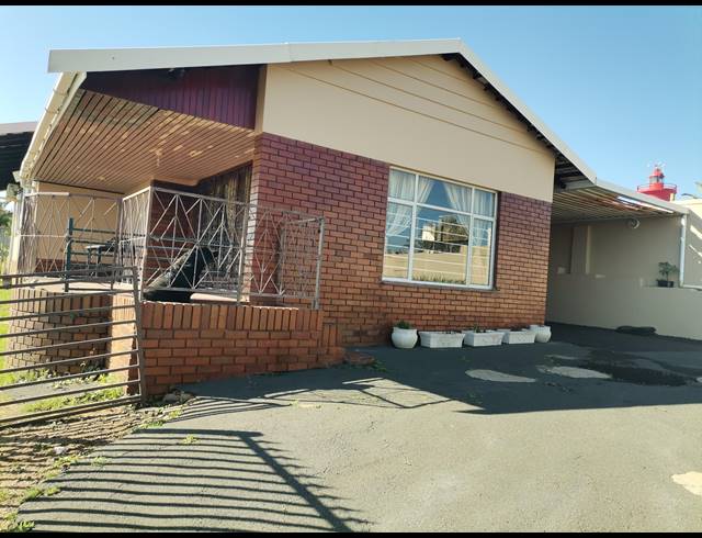 3 BEDROOM HOUSE FOR SALE IN BLUFF